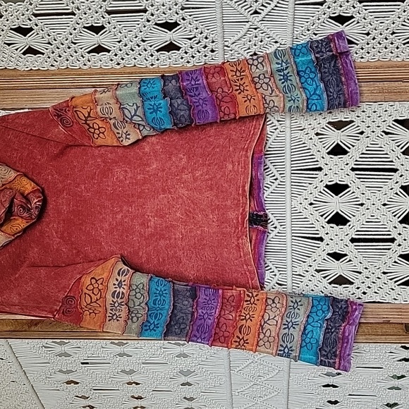 Multi colored sweatshirt with hood.Boho style. Size XL but actually seems like S - Picture 3 of 6